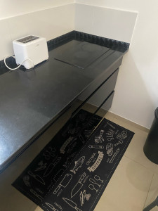 Photo de galerie - Rénovation complète un petit F3 en une semaine, reprise des murs, enduit, peinture, carrelage de crédence divisé, une grande pièce de 23 m² en deux chambres