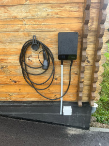 Photo de galerie - Installation d’une borne de recharge pour voiture électrique 