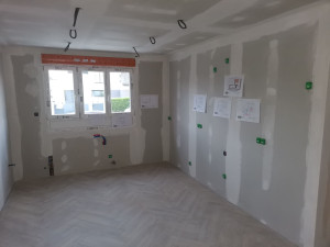 Photo de galerie - Pose des appareillages électriques