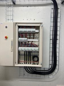 Photo de galerie - Armoire borne de recharge voiture électrique 