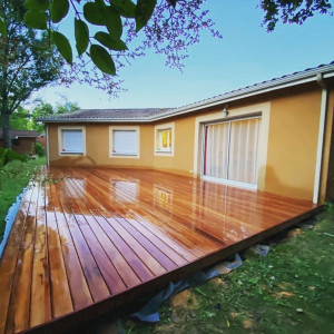 Photo de galerie - Création d'une terrasse en bois exotique 
