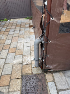 Photo de galerie - Reprise d’une descente de gouttière 