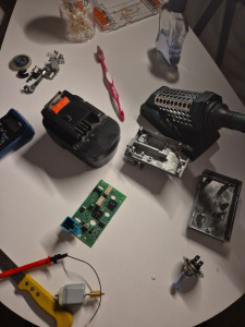 Photo de galerie - Intervention : remplacement du moteur et relais du boîtier ELV de la colonne de direction sur Mercedes Classe C320 CDI W204.