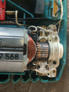 Photo de galerie - Réparation d'un taille haie Bosch AHS 600