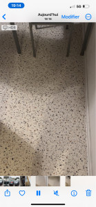 Photo de galerie - Pause d’un vinyle avec finition mastic cuisine. 