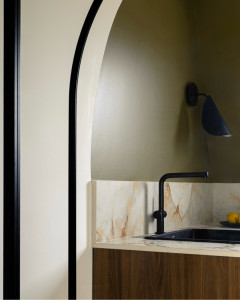 Photo de galerie - Rénovation et conception d’une cuisine haut-de-gamme