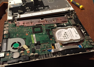 Photo de galerie - Remplacement du disque dur par un SSD avec récupération des données.