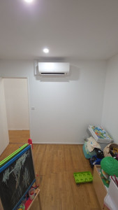 Photo de galerie - Installation de 2 trisplits soit 6 climatiseurs dans un Pavillon.