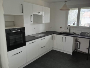 Photo de galerie - Pose d'une cuisine Castorama 