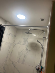 Photo de galerie - Pose de néon salle d’eau 
