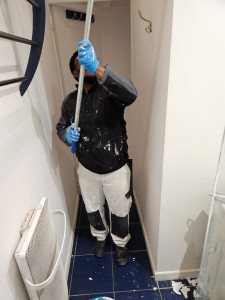 Photo de galerie - Application de peinture salle de bain. 