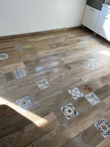 Photo de galerie - Carrelage effet parquet avec carreaux 20/20 