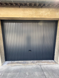 Photo de galerie - Installation porte de garage basculante 