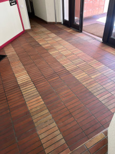 Photo de galerie - Lavage sol résidence 