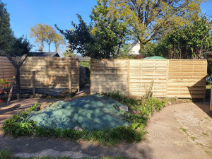 Photo de galerie - Pose de panneaux brise-vue