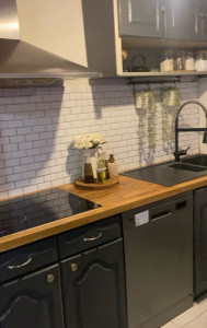 Photo de galerie - Pose cuisine avec crédence carrelage 