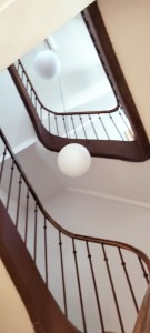 Photo de galerie - Réfection d'une cage d'escalier en peinture velouté lessivable 