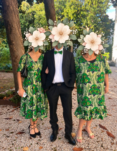 Photo de galerie - Réalisation cortège pour mariage, robes et nœuds papillons.