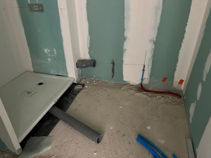 Photo de galerie - Départ de salle de bain avec bac a douche posé 