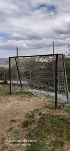 Photo de galerie - Cage de foot également conçu avec du matériel de récupération 