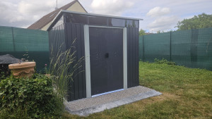 Photo de galerie - Installation abri de jardin 