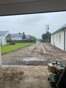 Photo de galerie - Remblaiement de la maison et reprofilage de l’allée 