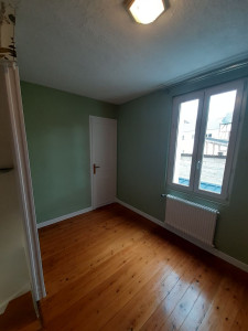 Photo de galerie - Ponçage et vitrification de ce parquet ainsi  que la peinture mur et plafond