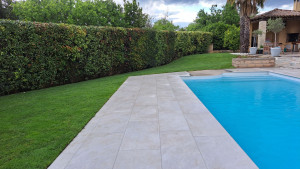 Photo de galerie - Pose gazon en plaque 250m2