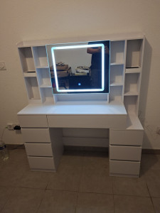 Photo de galerie - Montage d’une coiffeuse 