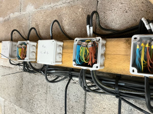 Photo de galerie - Câblage boîte de dérivation.