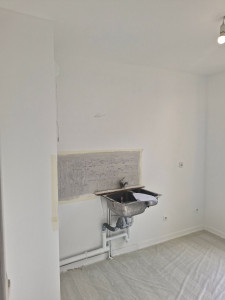 Photo de galerie - Déposer de l’ancien meublé  peinture poser sol   avant 