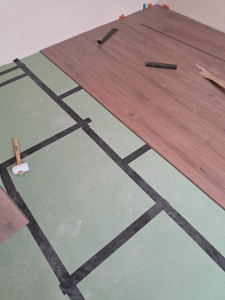 Photo de galerie - Pose du parquet