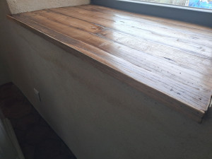 Photo de galerie - Pose d'une tablette chataignier 