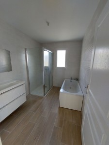 Photo de galerie - Pose baignoire, cabine de douche, meuble vasque 