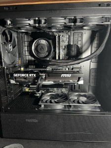 Photo de galerie - Montage complet d’un pc de jeu.