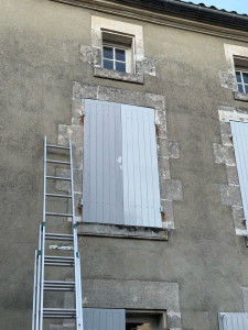 Photo de galerie - Mise en peinture sur des volets 