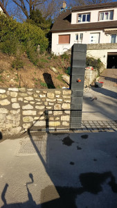 Photo de galerie - Création mur en pierre avec ses pilliers