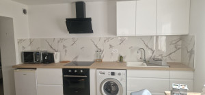Photo de galerie - Préparation d'un logement avant l'arrivée de voyageurs.
Linge de lit propre et frais,
Cuisine nettoyée désinfectée...
Mise à disposition consommables et petite attention selon le profil des locataires.
