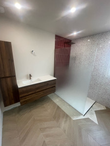 Photo de galerie - Création d’une salle de bain dans une maison neuve 