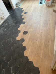 Photo de galerie - Pause carrelage et parquet mix