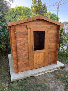 Photo de galerie - Montage d'un abri de jardin, avec son plancher bois intérieur, à Saint Armel