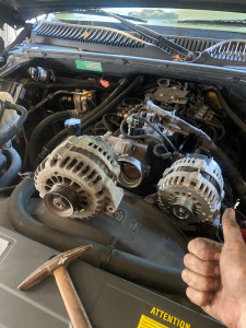 Photo de galerie - Changement d’alternateur sur moteur V8