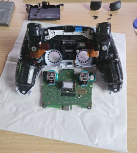 Photo de galerie - Réparation joystick drift sur mannette PS5