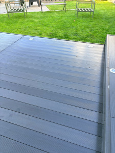 Photo de galerie - Nettoyage terrasse composite 