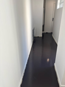 Photo de galerie - Endui mur plus peinture mur plafond et sol
