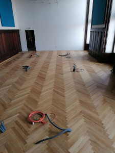 Photo de galerie - Baton rompu