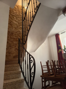 Photo de galerie - Gardes corps en fer forgé réalisé sur mesures pour une belle esthétique et sécurisation de l'escalier !