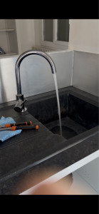Photo de galerie - Pose nouveau robinet sur ancien évier avec réfection de évacuions et changement des joints bonde évier 