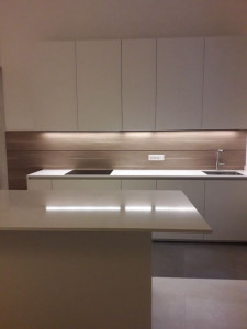 Photo de galerie - Montage plan travail et meubles cuisine 