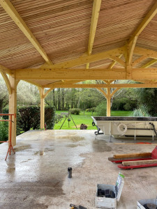 Photo de galerie - Charpente apparente avec bardage bois 